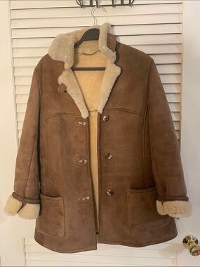 Genuine Vtg Shearling-Lined Honey Color Suede Coat with Cream Fur Trim